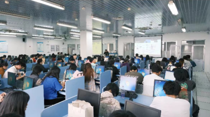 上海商學院軟件開發教育 融合商科優勢，培育數字時代復合型人才